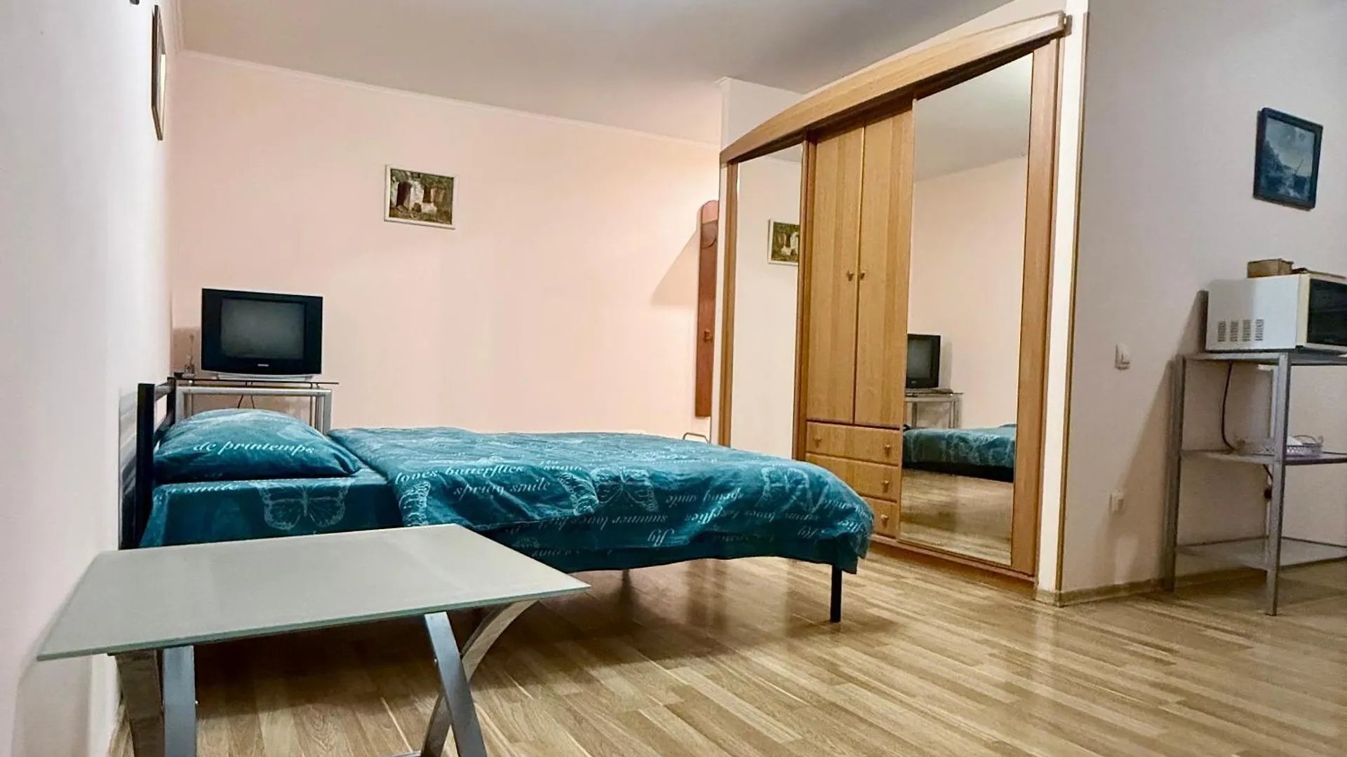 Studio-Apartment Near Ocean Plaza Kyiv Ukraine